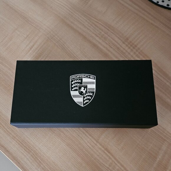 NWOT Porsche Macan Pen in Box - Picture 1 of 3